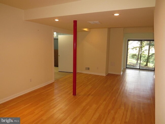 Building Photo - 30 Kings Grant Rd