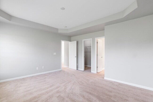 Building Photo - Spacious 4BR/3BA Home Near Downtown Durham | Deposit-Free Living | 1st-Floor Bedrooms