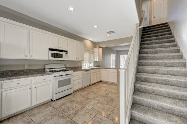 Building Photo - Charming 3-Bedroom, 2-Story Home in the Heart of Silverado Ranch!