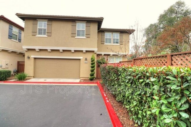 Building Photo - 217 Barnhill Dr