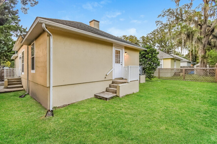 Building Photo - 3376 FL-207