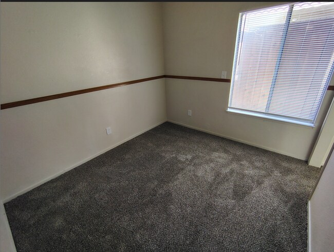 Building Photo - 1005 Sylvan Meadows Dr