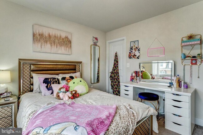 Building Photo - 11716 Emily Dickinson Pl