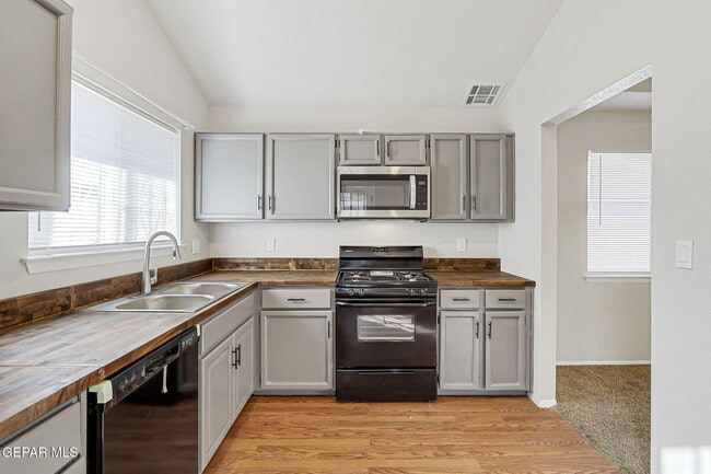 Building Photo - 3429 Risner Pl