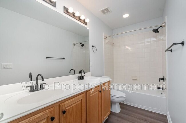 Building Photo - 4321 Esherwood Ln