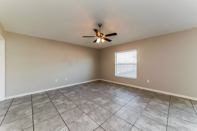 Building Photo - 1516 Climbing Dayflower Dr