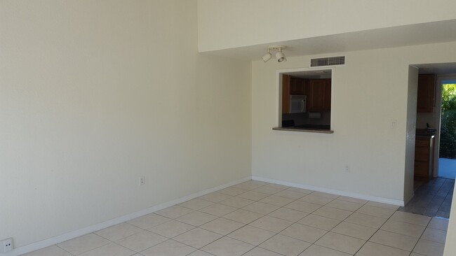 Building Photo - ONE BEDROOM LOFT