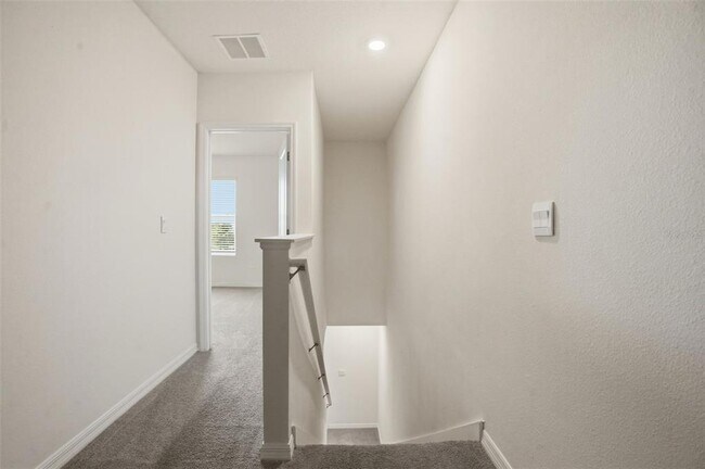 Building Photo - 5267 Dragonfly Dr