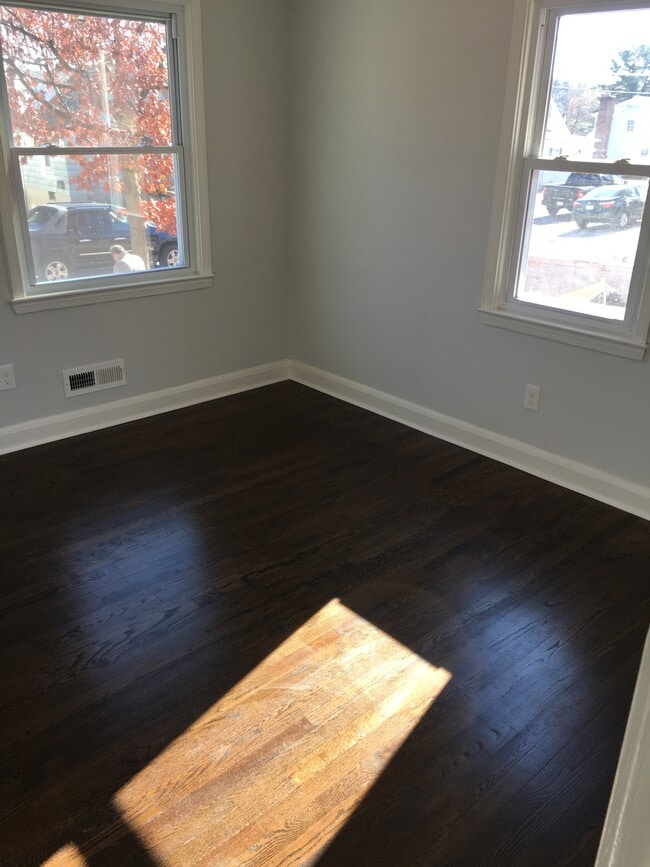 Building Photo - 5938 Clayton Ave