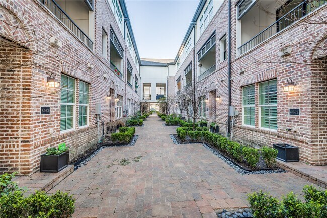 Building Photo - 6056 Kansas St
