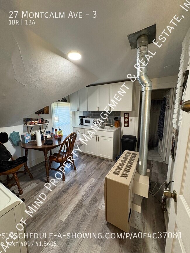Building Photo - 27 Montcalm St