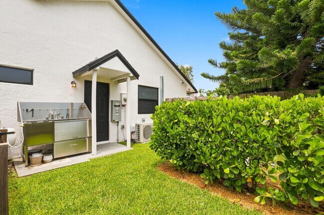 Building Photo - 13972 Ishnala Cir