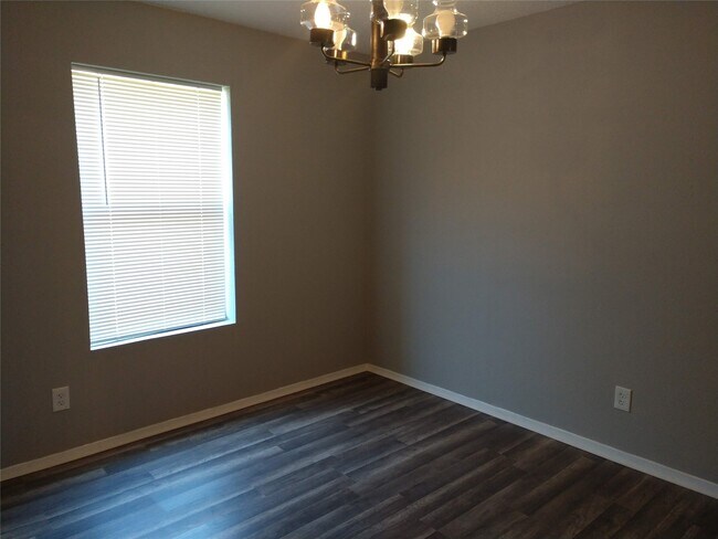 Building Photo - 1902 Laura Ln