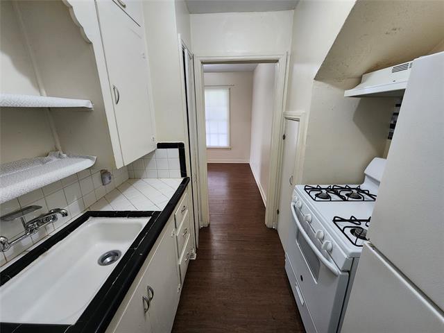 Building Photo - 3700 Meadowbrook Dr