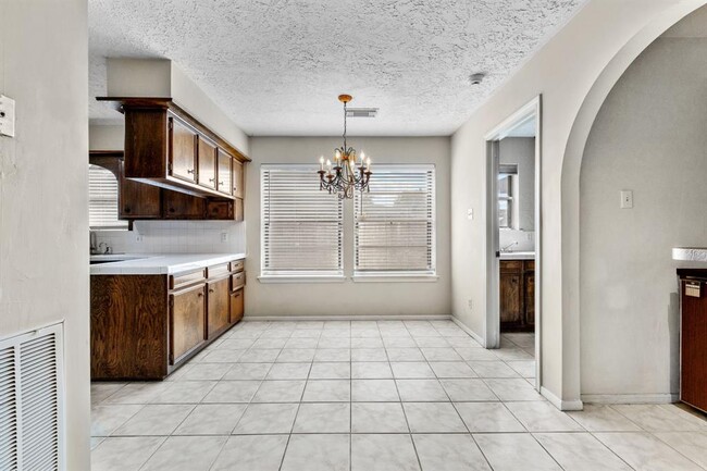 Building Photo - 4010 Paraguay Cir