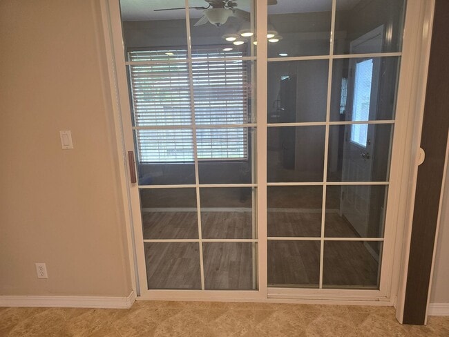 Building Photo - 3 bed 2 bath  Home for Rent in Grants Pass
