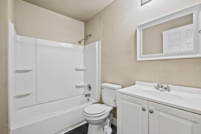 Building Photo - 1708 N Woods St