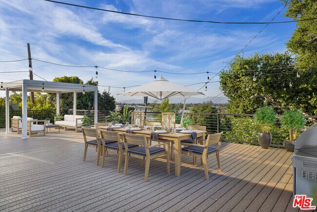 Building Photo - 11775 Laurelwood Dr