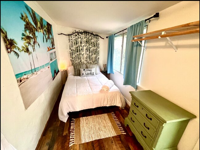 Building Photo - Coastal Charm in the Heart of Encinitas – 2 Bed, 1 Bath Avail 12/1