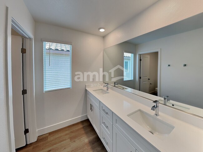 Building Photo - 8147 Braavos Peninsula Ave