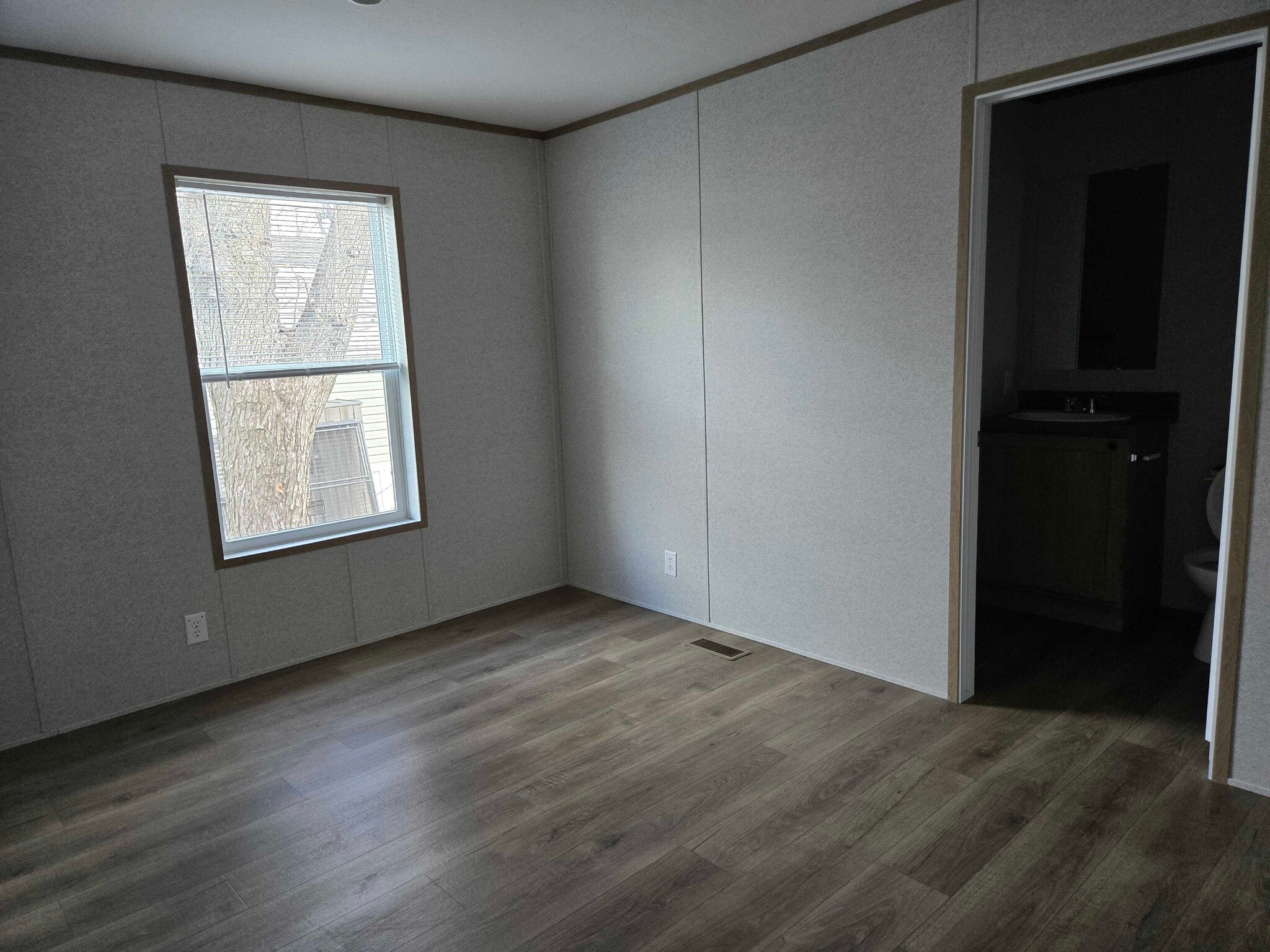 Building Photo - 3510 N 9th St