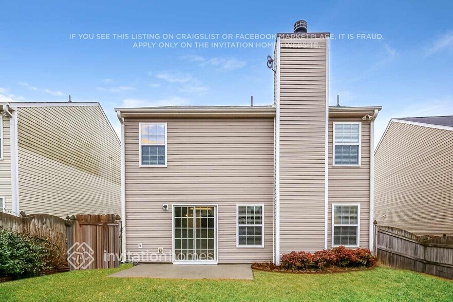 Building Photo - 2820 Englewood Dr