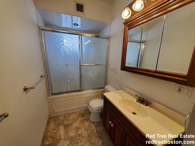 Building Photo - 202 Hyde Park Ave