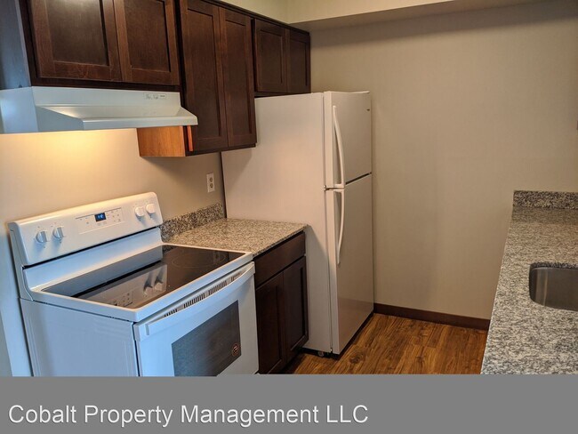 Building Photo - 1226 2nd Dr NE