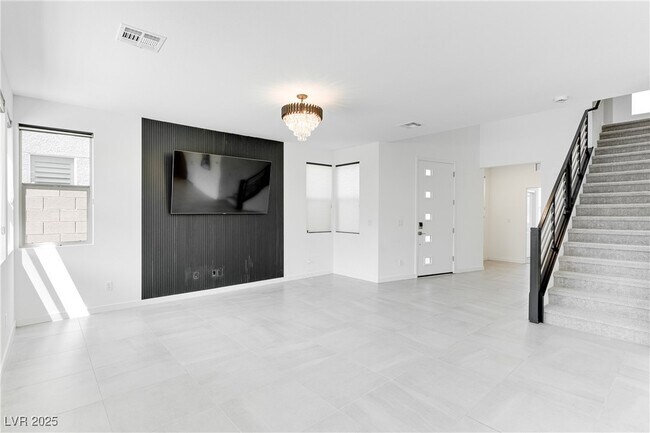 Building Photo - 6333 Redstone Hls Dr