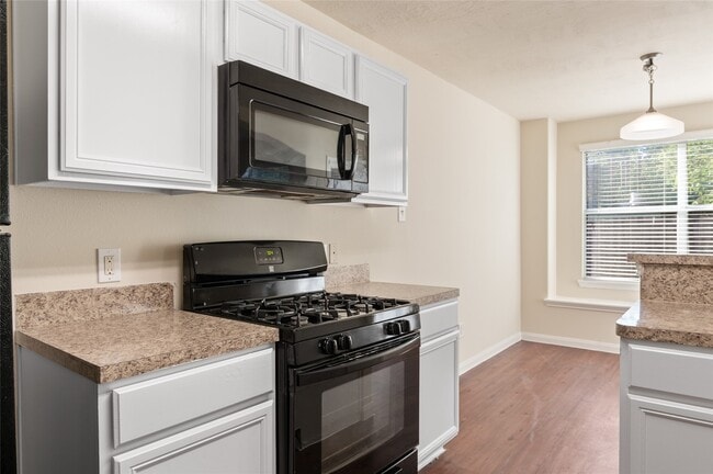 Building Photo - 15606 Kiplands Bend Dr
