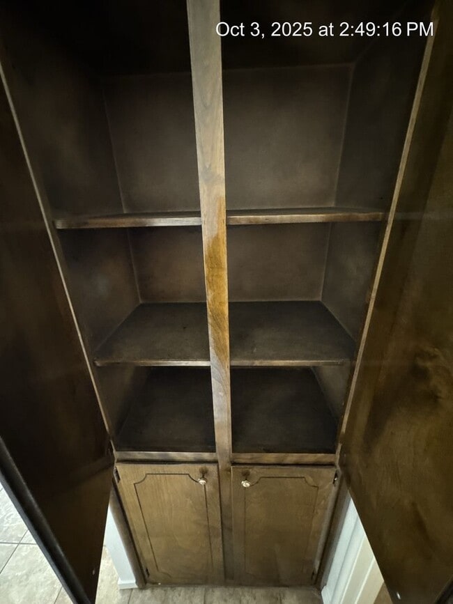 Building Photo - 2967