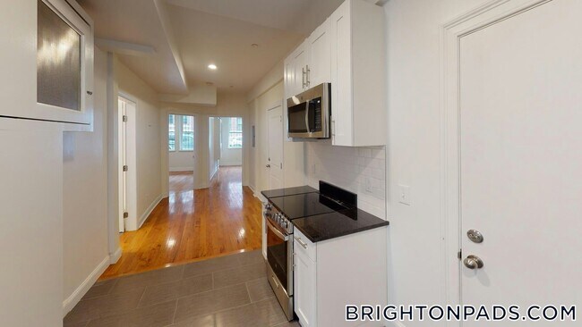 Building Photo - 127 Sutherland Rd