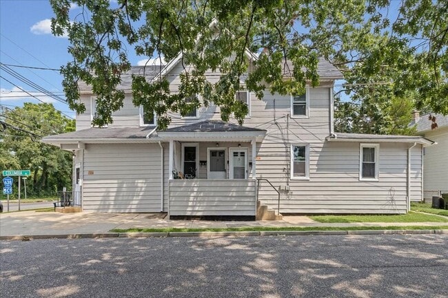 Building Photo - 601 Wesley Ave