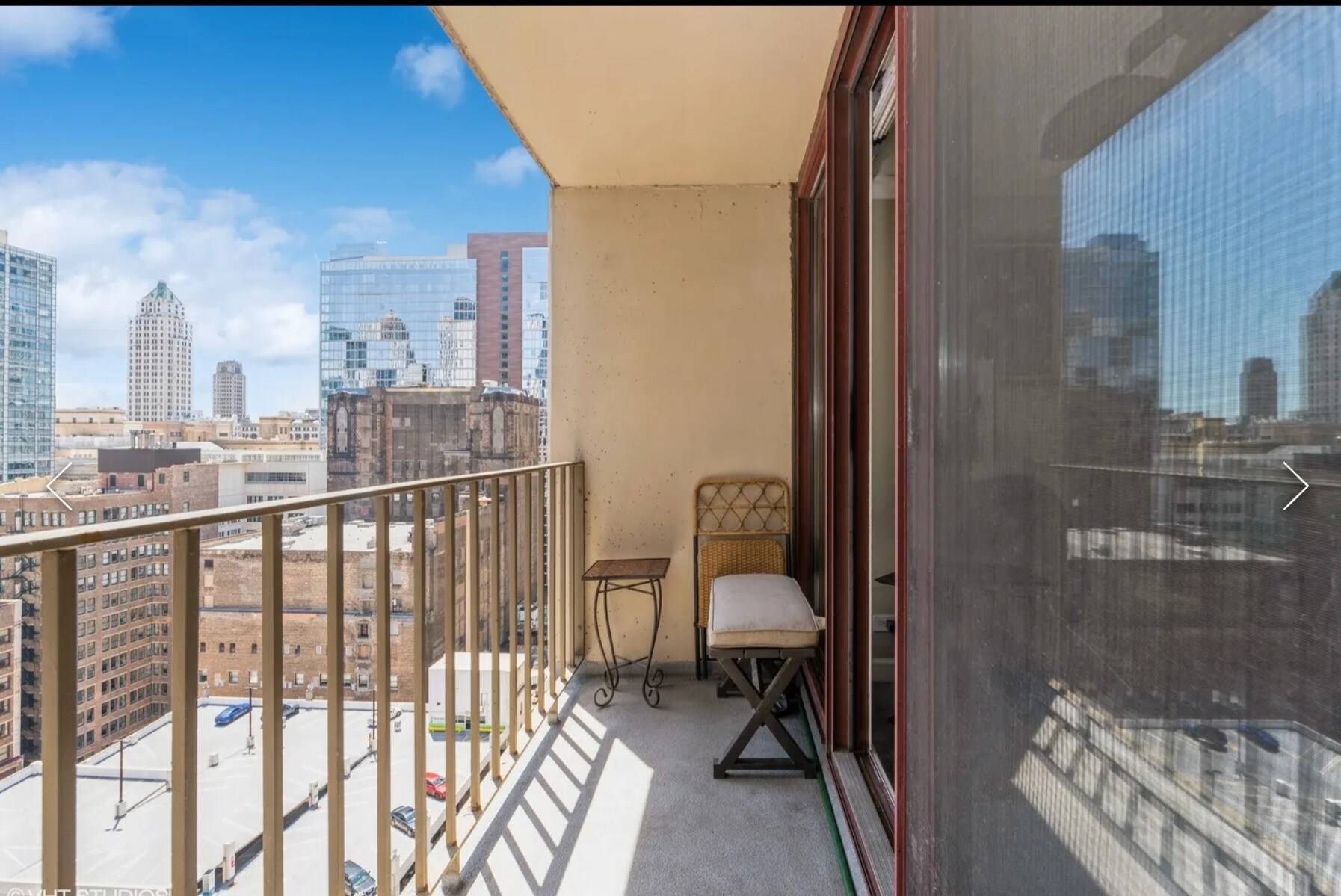 Balcony - 200 N Dearborn St
