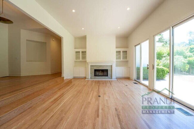 Building Photo - 121 Laurel Grove Ave