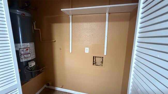 Building Photo - 12024 Tambourine Dr