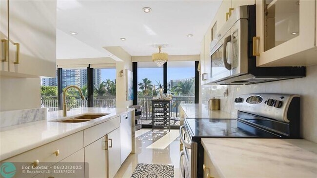 Building Photo - 3031 N Ocean Blvd