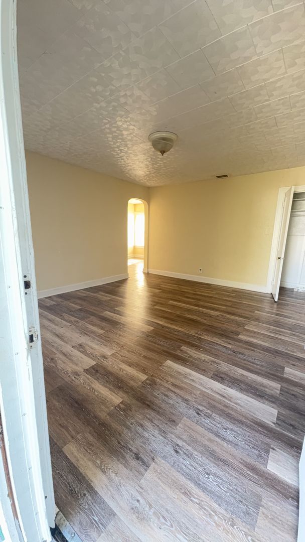 Building Photo - Historic Charm 3 bedroom/ 1 bath Home with bonus room