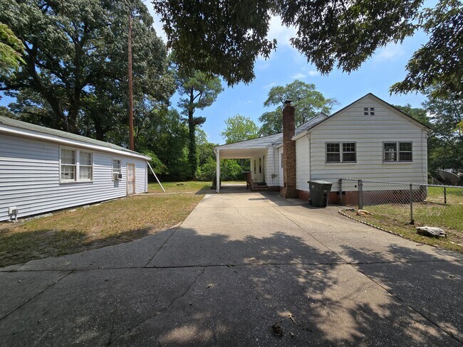 Building Photo - 217 Brainerd Ave