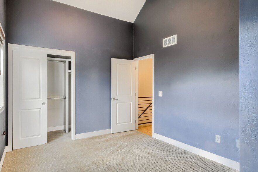 Building Photo - 755 S Krameria St