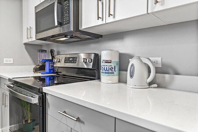 Building Photo - 95 Broadway-SI ID1240304P