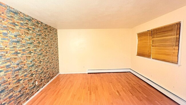 Building Photo - 105 Lucille Ave