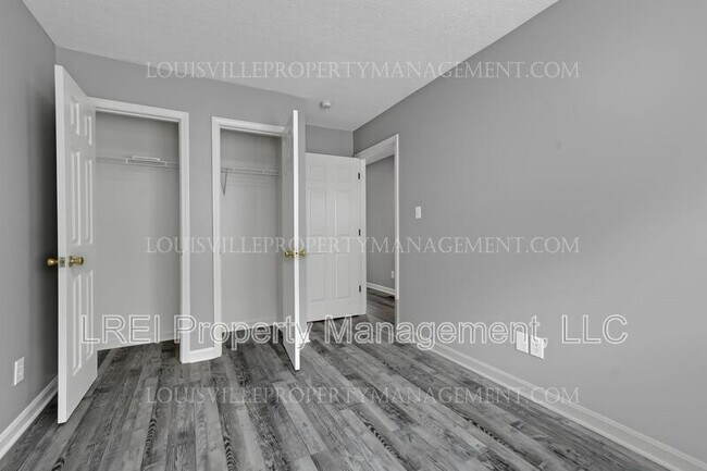 Building Photo - 420 S Wenzel St