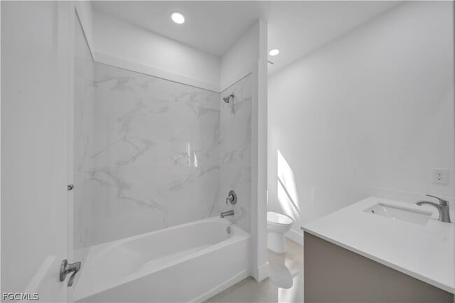 Building Photo - 1904 East 11th Street