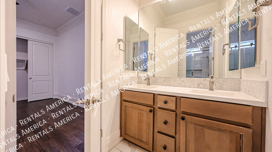 Building Photo - 28806 N 67th Dr