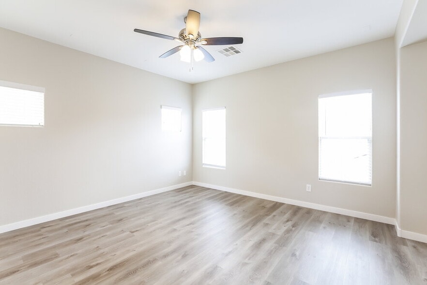 Building Photo - 6763 Twisted Wood Dr