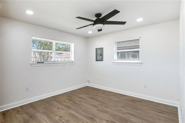 Building Photo - 2508 Chalona Dr