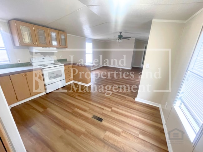 Building Photo - 340 S Hankin Rd