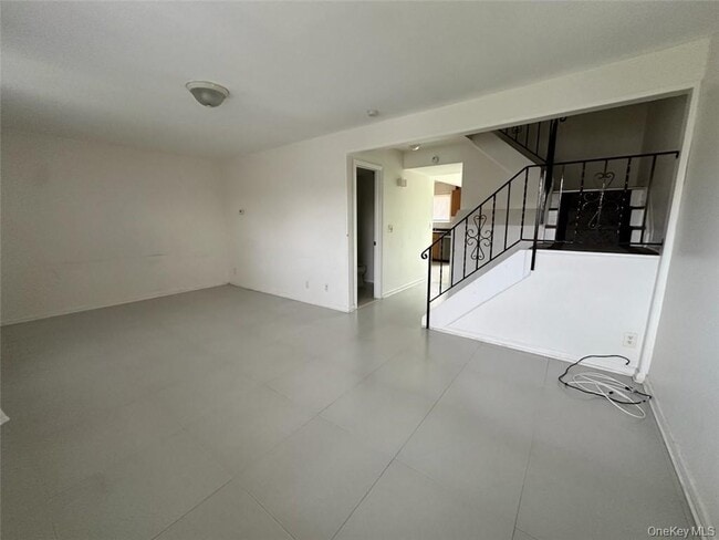 Building Photo - 26 Silo Ln