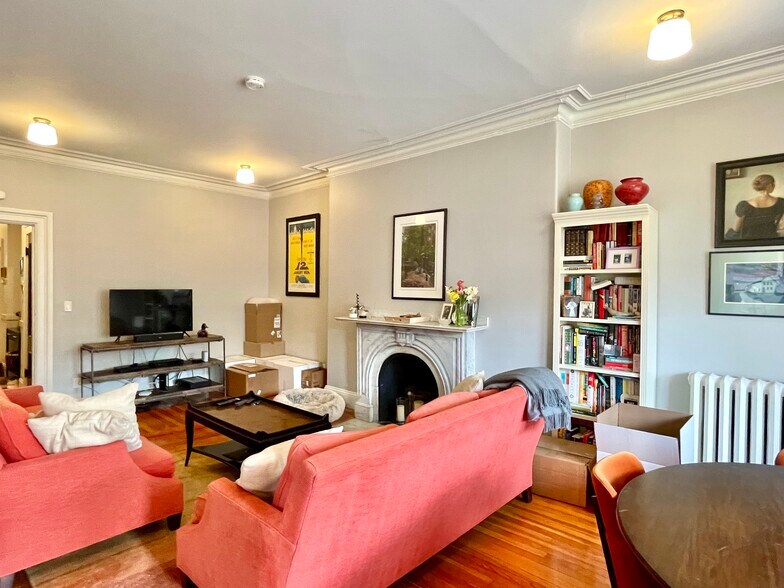 Building Photo - 140 Marlborough St